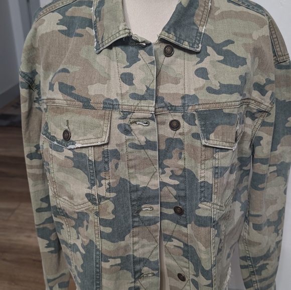 Free People Camouflage Jean Jacket - Picture 6 of 11